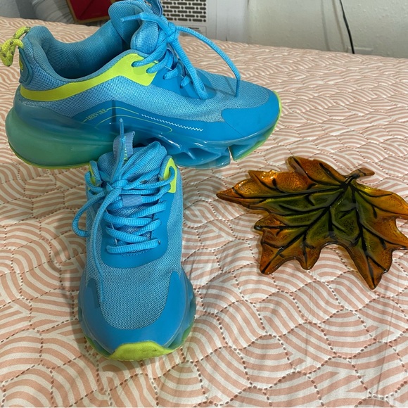 DEEVIKE RUNNING SHOES WOM
SLIP ATHLETIC
FASHION SNEAKERS Size 35 - Picture 10 of 12